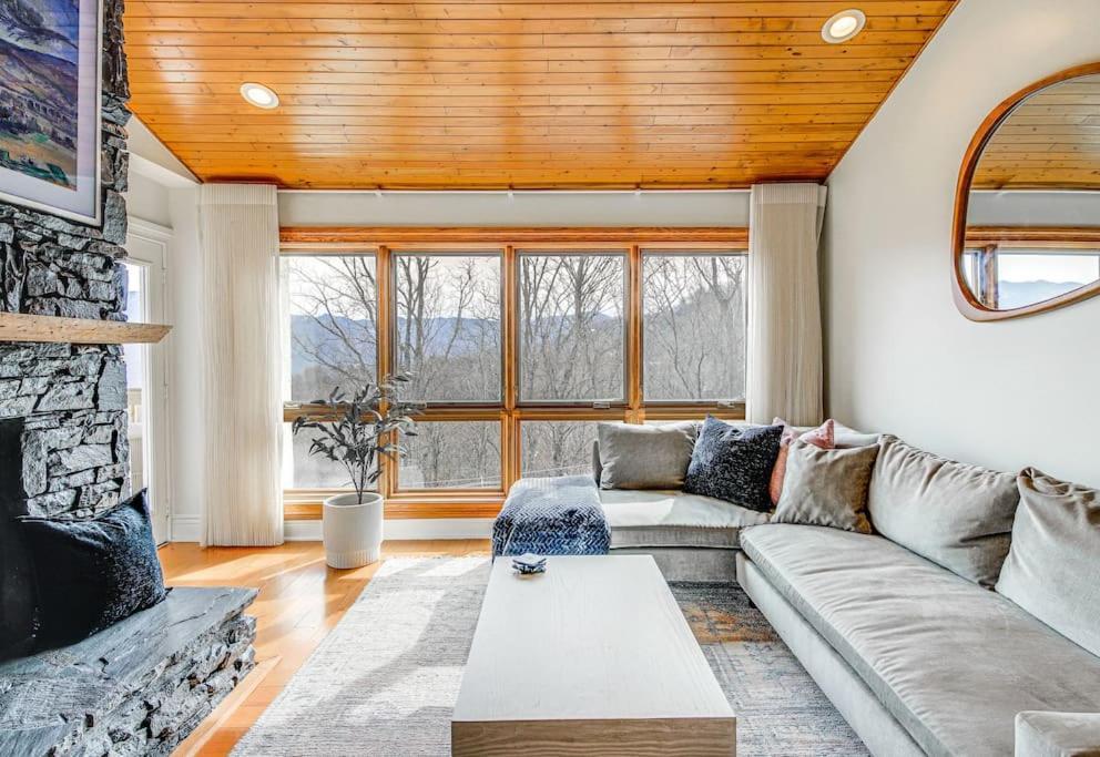 Вилла Lux Retro Getaway W/ Ober & Smoky Mtn Views! Гатлинбург Экстерьер фото