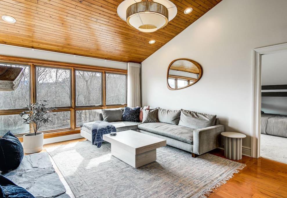 Вилла Lux Retro Getaway W/ Ober & Smoky Mtn Views! Гатлинбург Экстерьер фото